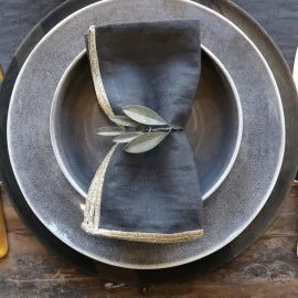 Servietring m. blade i mørk messing look