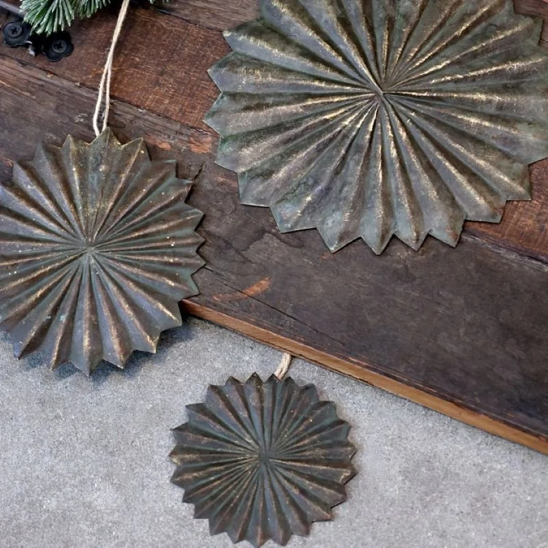 julepynt i form af ornament i jern