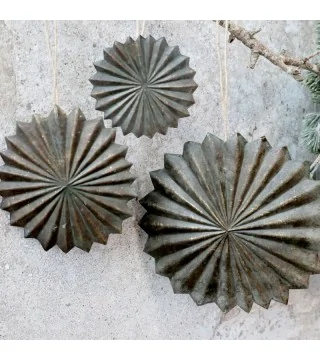 julepynt i form af ornament i jern