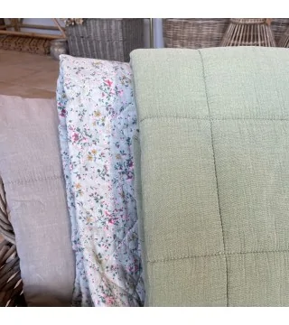 blomstret vattæppe / quilt i bomuld