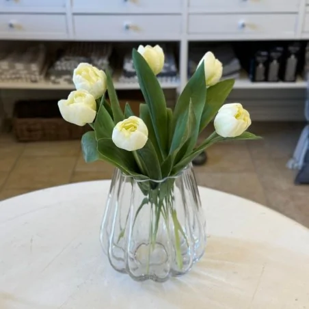 hvide kunstige tulipaner