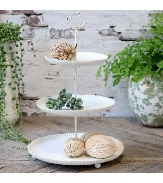 romantisk etagere i creme