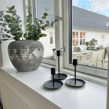 sort lysestage i jern