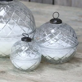 Lys i glaskugle med diamantudskæring 9 x 9 cm