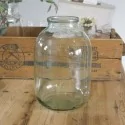 Stor glasvase i klar glas med grønligt skær