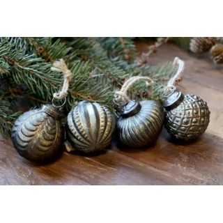 Julekugler i æske sæt af Ø5,5 cm oliven