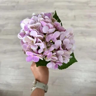 Kunstig hortensia i rosa med Real Touch-kronblade og naturtro blomsterhoved på 60 cm.