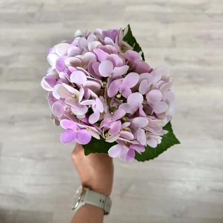Kunstig hortensia i rosa med Real Touch-kronblade og naturtro blomsterhoved på 60 cm.