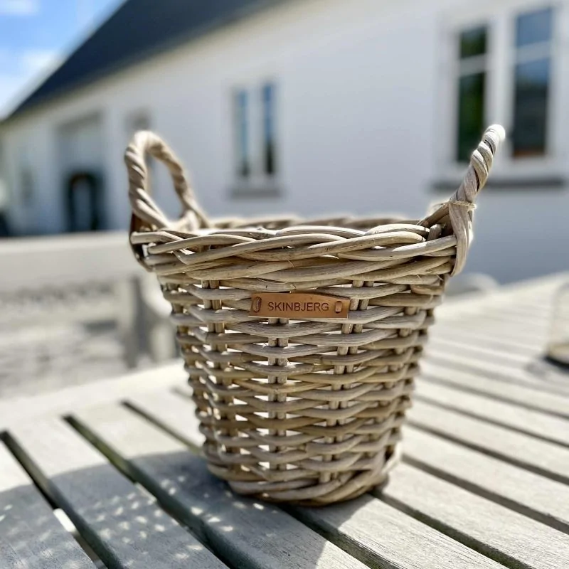 plantekurv i flettet rattan - lille