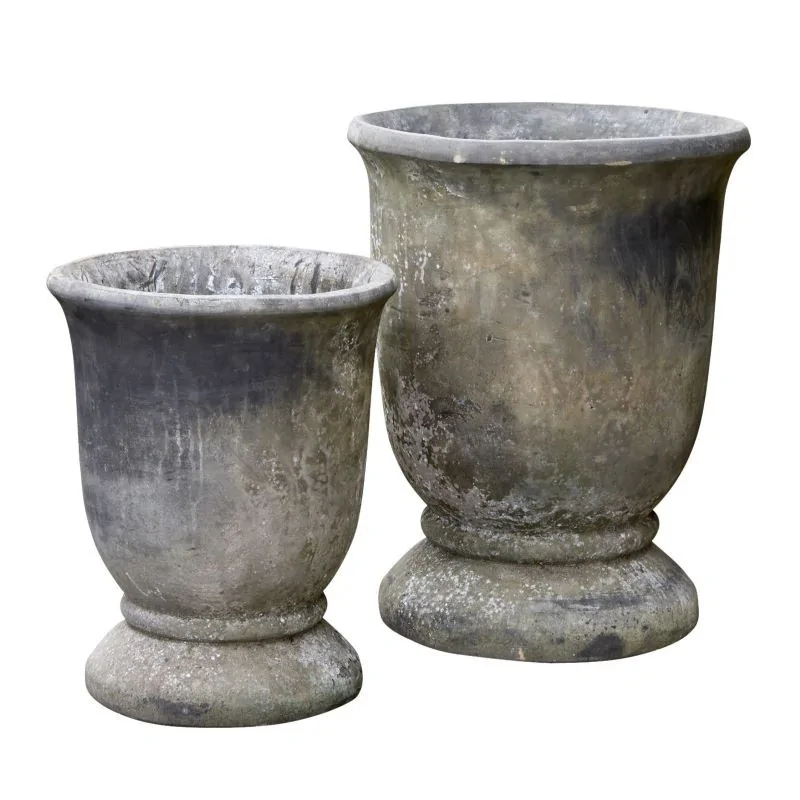 Patineret skjuler på fod fra B-Green i mørk grågrøn ler – 16x15 cm.