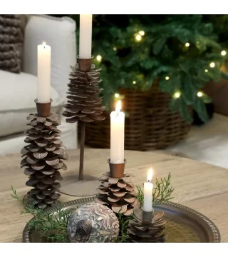 lysestage formet som kogle til efterår og jul
