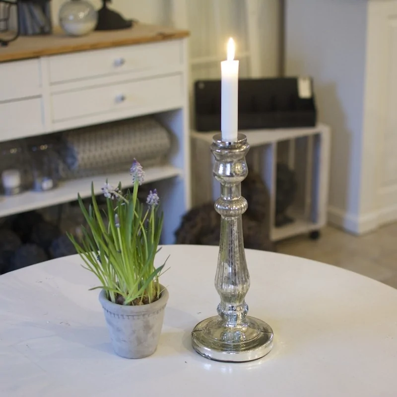 Høj lysestage i sølv look - H32.5