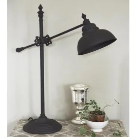 Bordlampe i mørk metal fra JDL