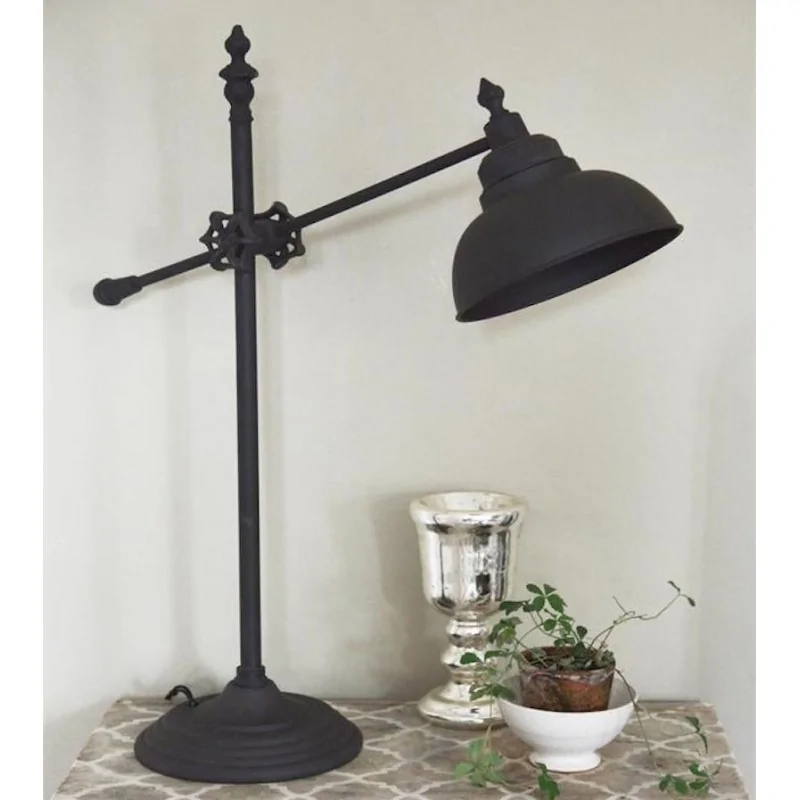Bordlampe i mørk metal fra JDL